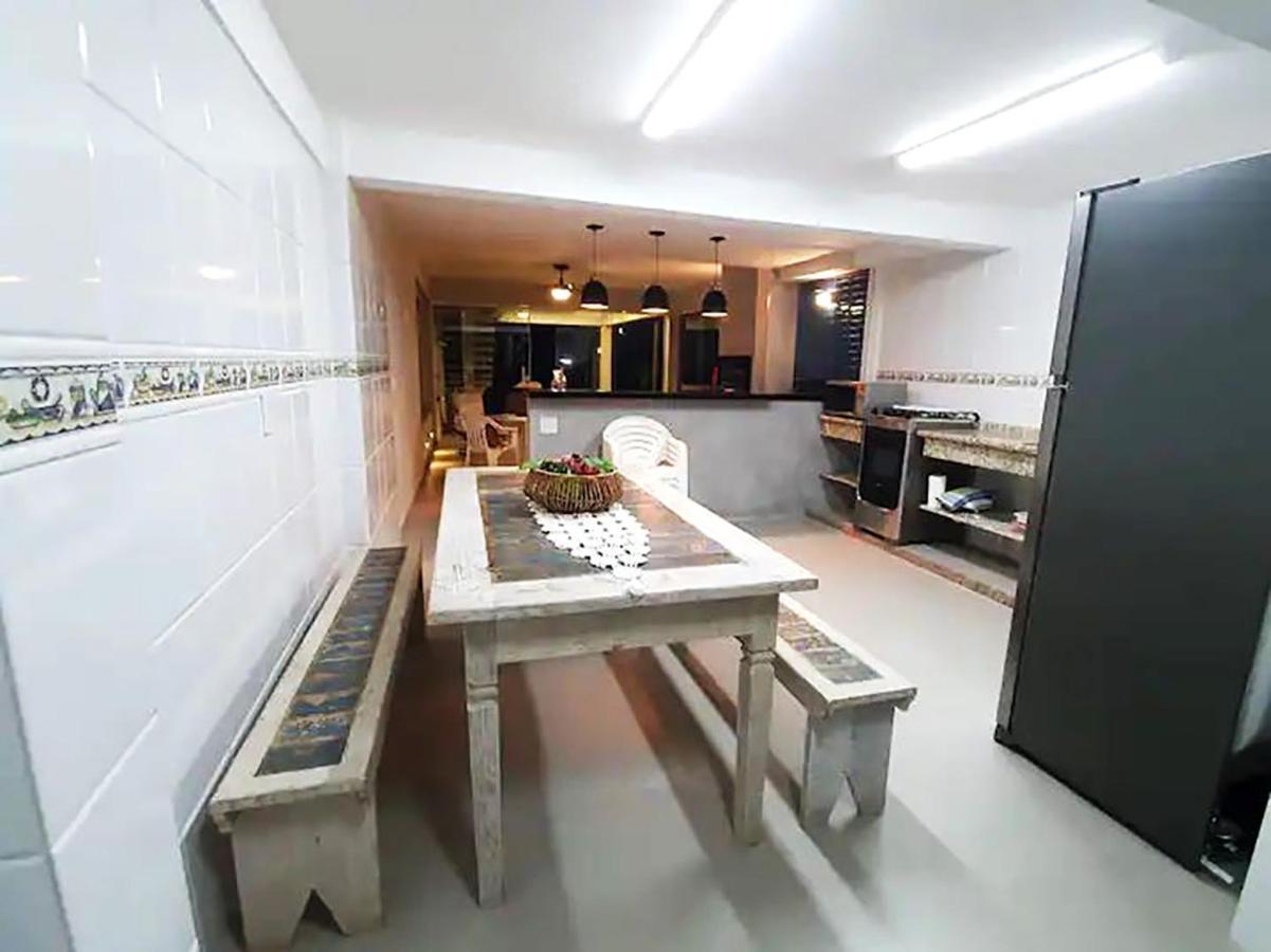 Casa Com Piscina E Churrasqueira Em Rj